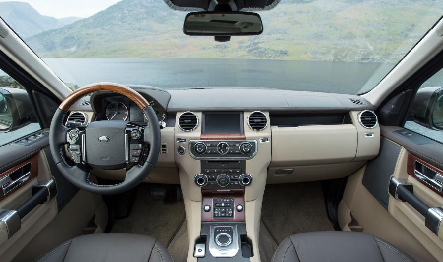  Land Rover Discovery 2015 года  (фото 17 из 22)